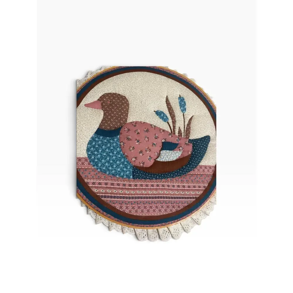 Vintage Handmade Patchwork Duck Appliqué Round Table Mat Lace Trim 12 inches